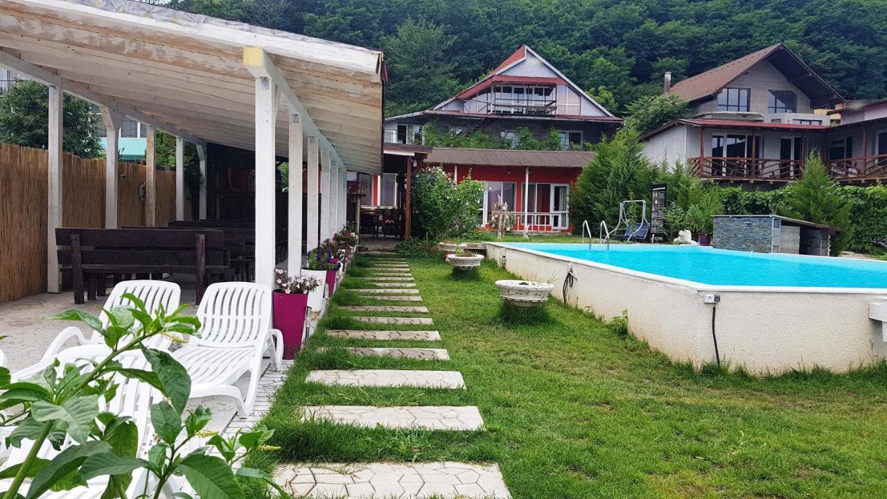 Готель Casa Wanted Оршова Екстер'єр фото