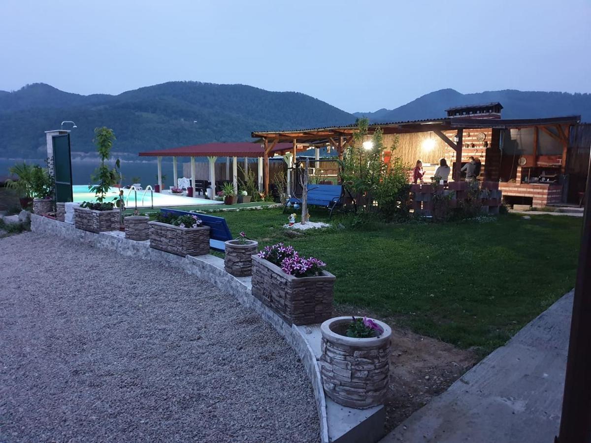 Готель Casa Wanted Оршова Екстер'єр фото